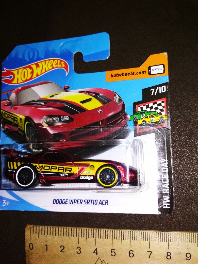 модель 1:64 Scale Dodge Viper SRT10 ACR