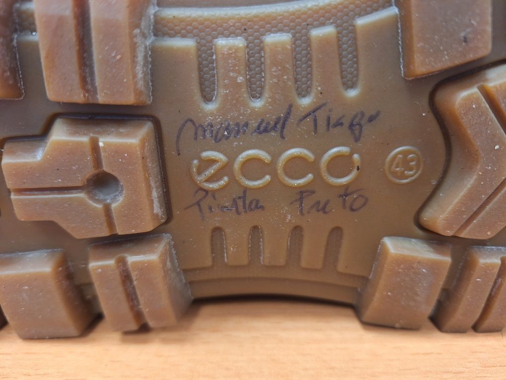 Botas  ecco 43 tática ou caça