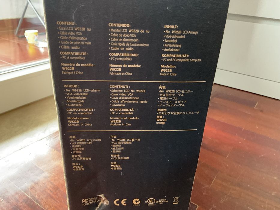 Monitor novo dentro da caixa