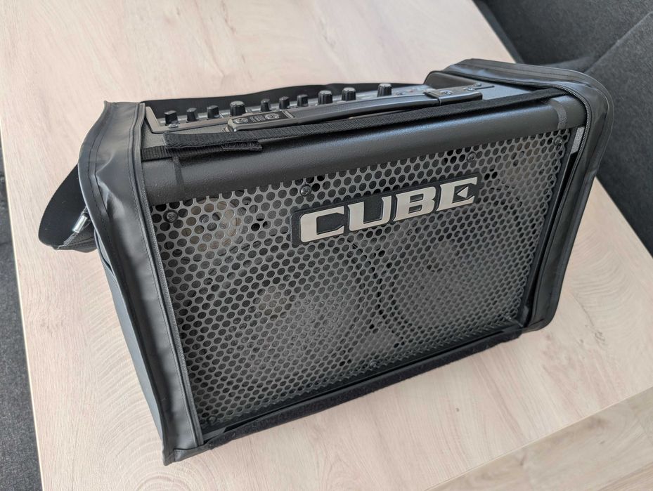 Wzmacniacz Roland Cube Street EX + pokrowiec, kable
