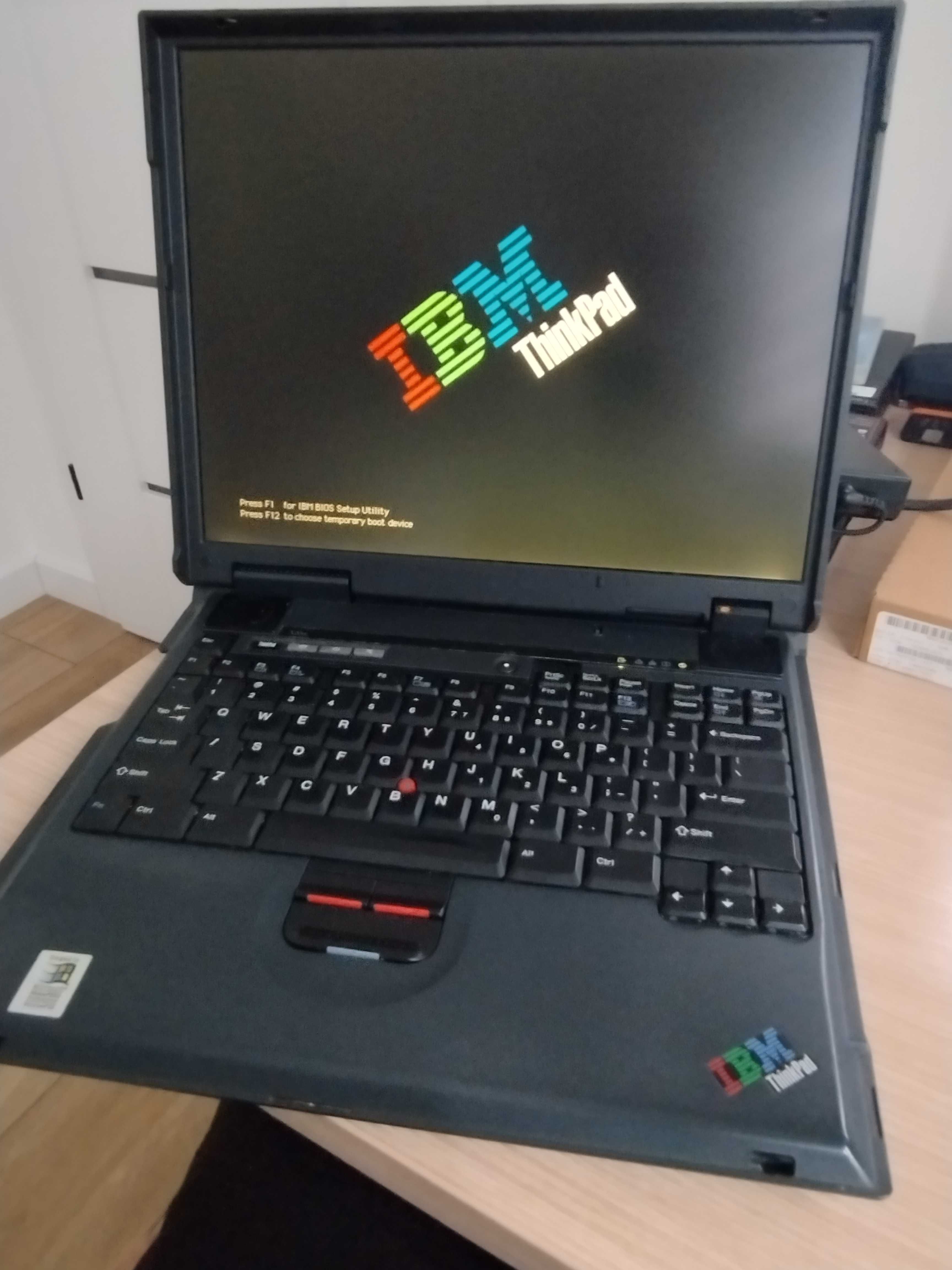 IBM Laptop ThinkPad A20m retro