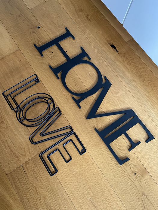 Dwa dekoracyjne napisy na ścianę lub do postawienia