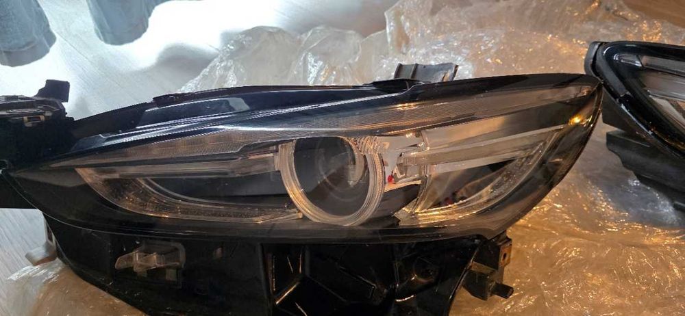 Reflektory Mazda 6 2018rok