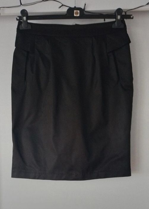 Czarna spódnica śliski materiał rozm S