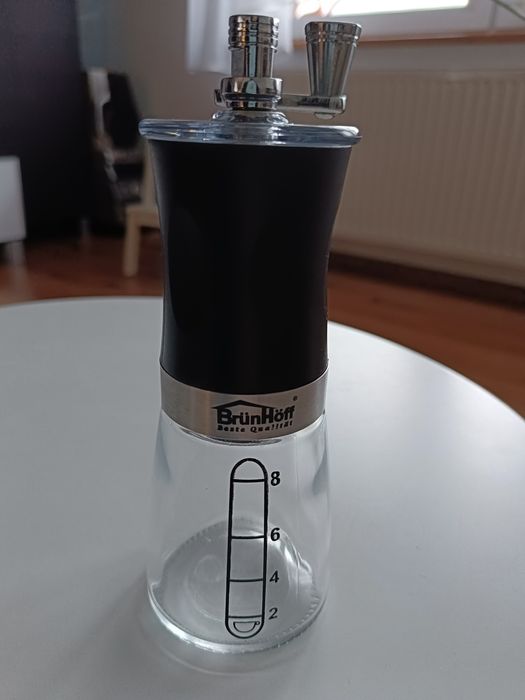 Młynek ręczny - nowy!