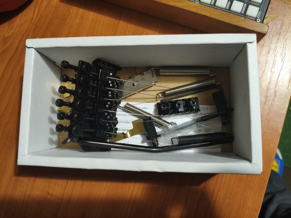 Mostek Floyd rose Jackson + blokada strun