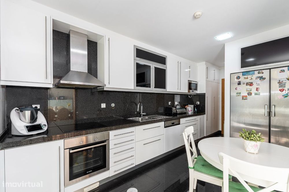 Apartamento T4 Segunda Linha De Praia Espinho