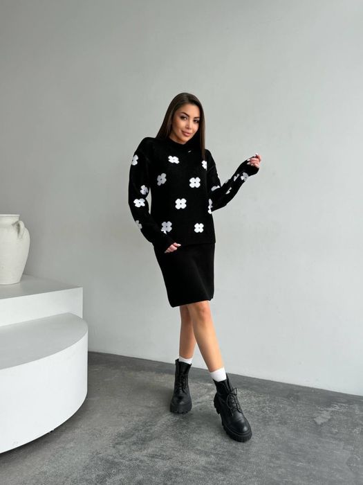 Костюм жіночий вязаний спідниця і светр