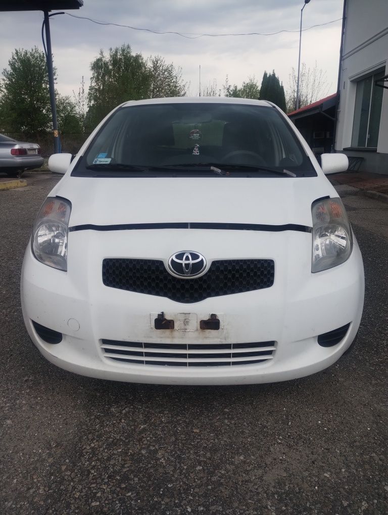 maska błotnik yaris 2 1.4 d4d przedni zderzak przedni pas 1.0 1.3