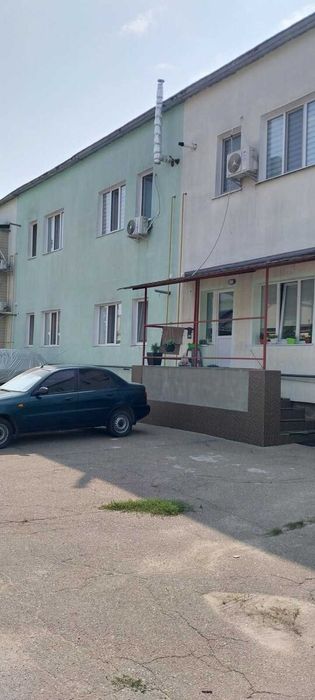 Продам 1-о к/к 37 м2 з меблями та технікою біля площі Ангела.