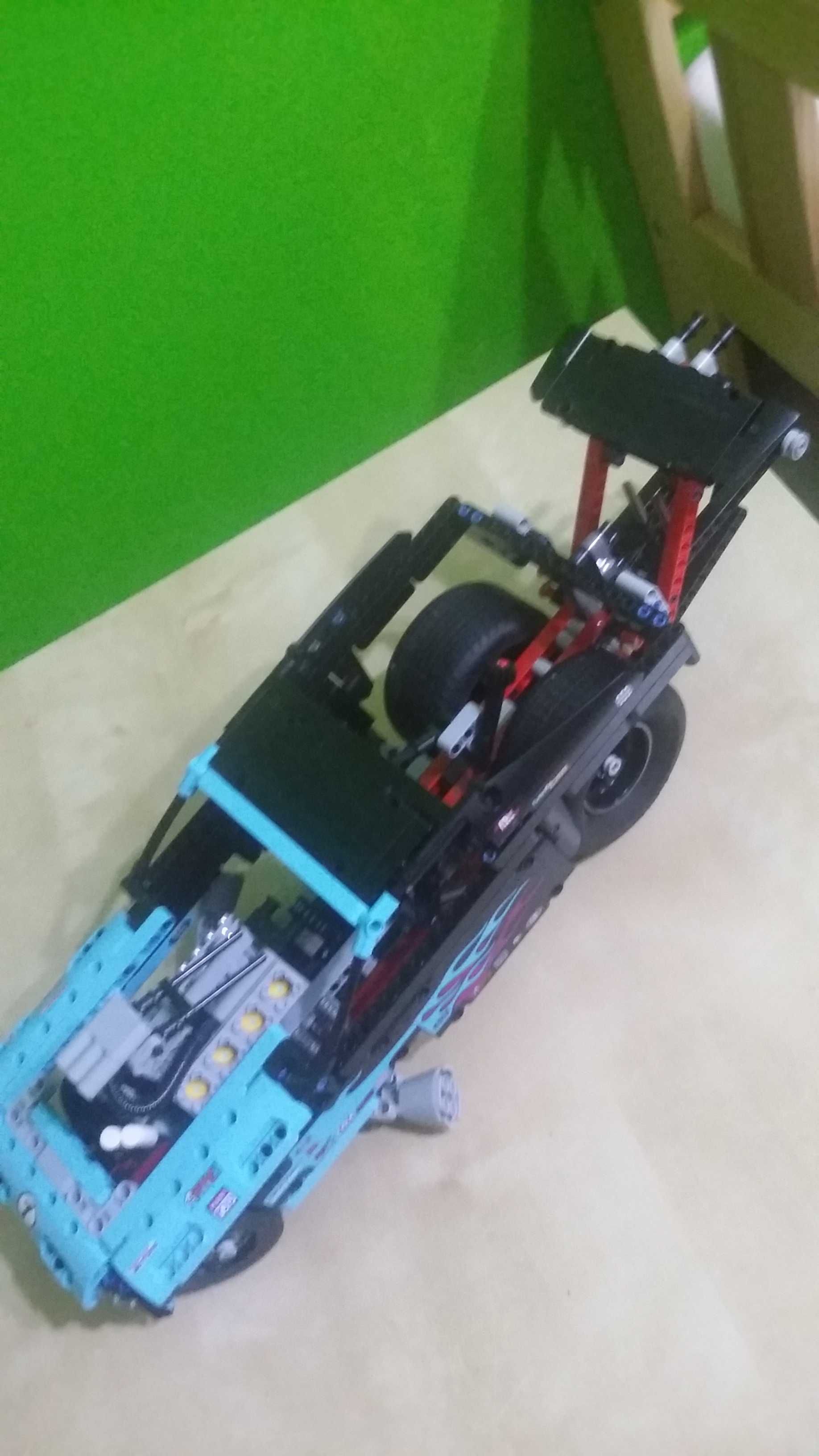 Lego Technic 42050 Drag Racer z instrukcją. Zamiana lub sprzedaż.