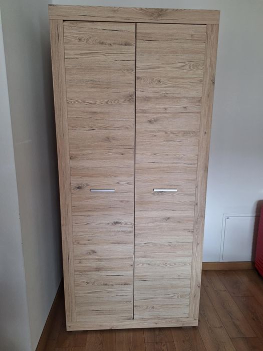 Szafa na ciuchy, stolik kawowy, szafka RTV