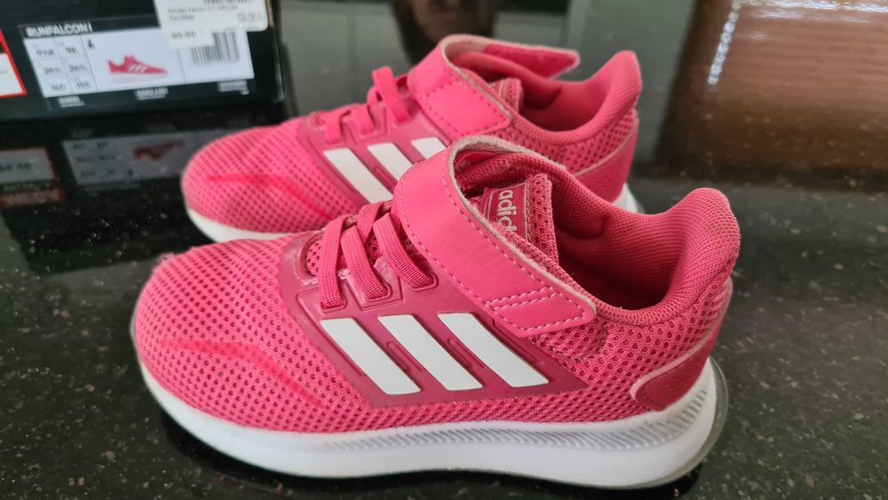 Buty sportowe dla dziewczynki Adidas rozmiar 26,5