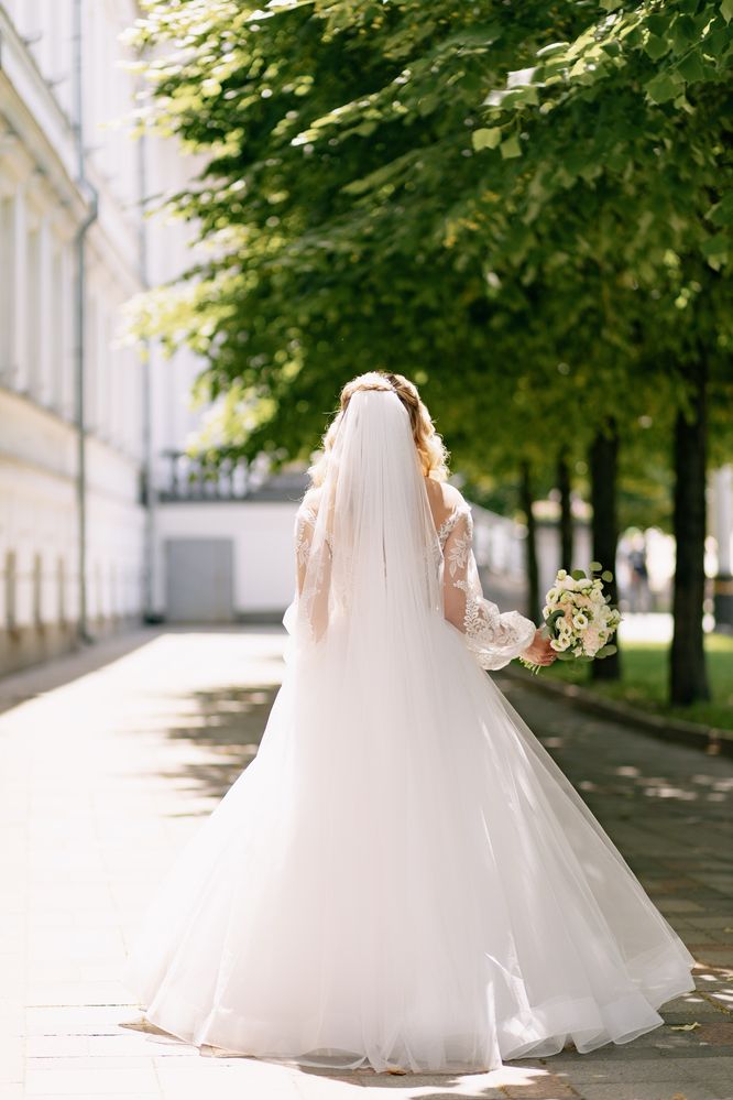 Весільна сукня