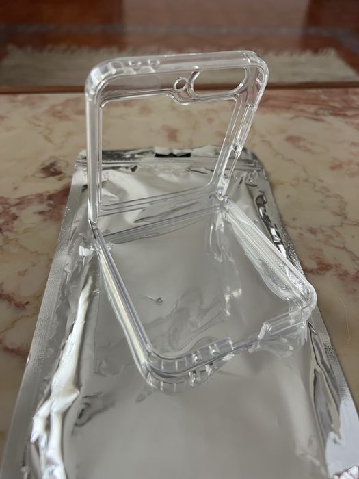 Capa Transparente Galaxy Z Flip 6