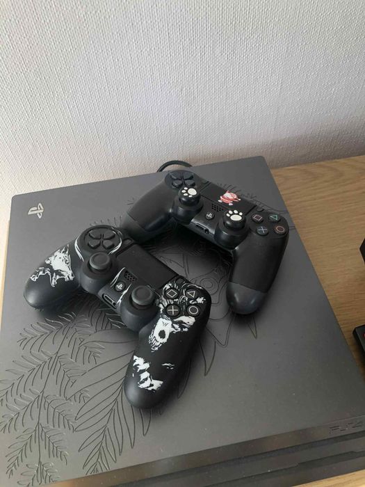 Ps4 pro the last of us 1TB limited edition