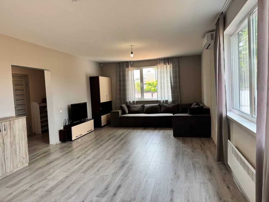 Продам будинок-дуплекс 2 поверховий Святопетрівське.