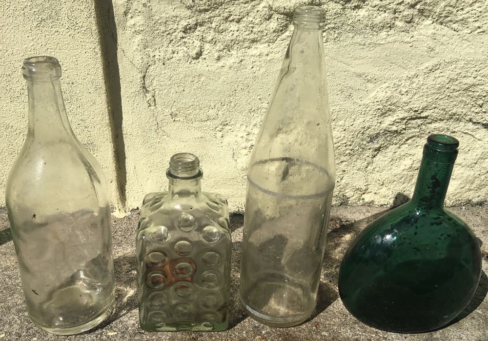 Vendo garrafas muito antigas