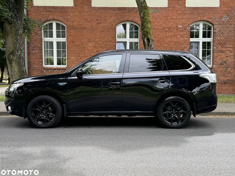 Mitsubishi Outlander 2014r. 2.0 Hybryda Plug In 4x4 Xenon Navi Skóra Szyberdach