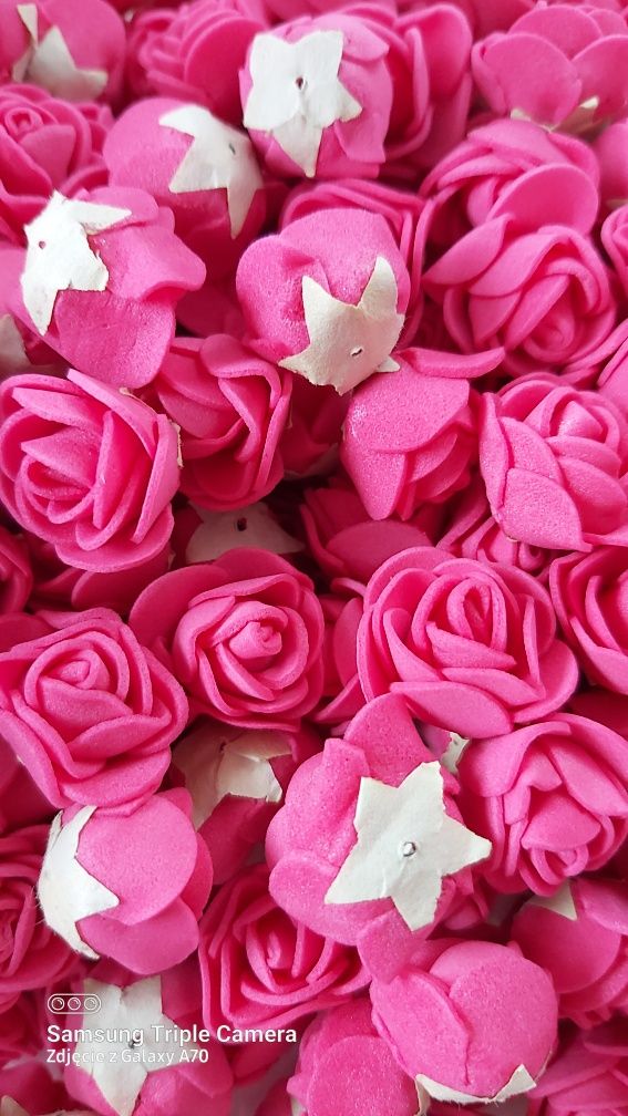 Róże piankowe fuksja ciemny róż 2 cm 253 sztuki