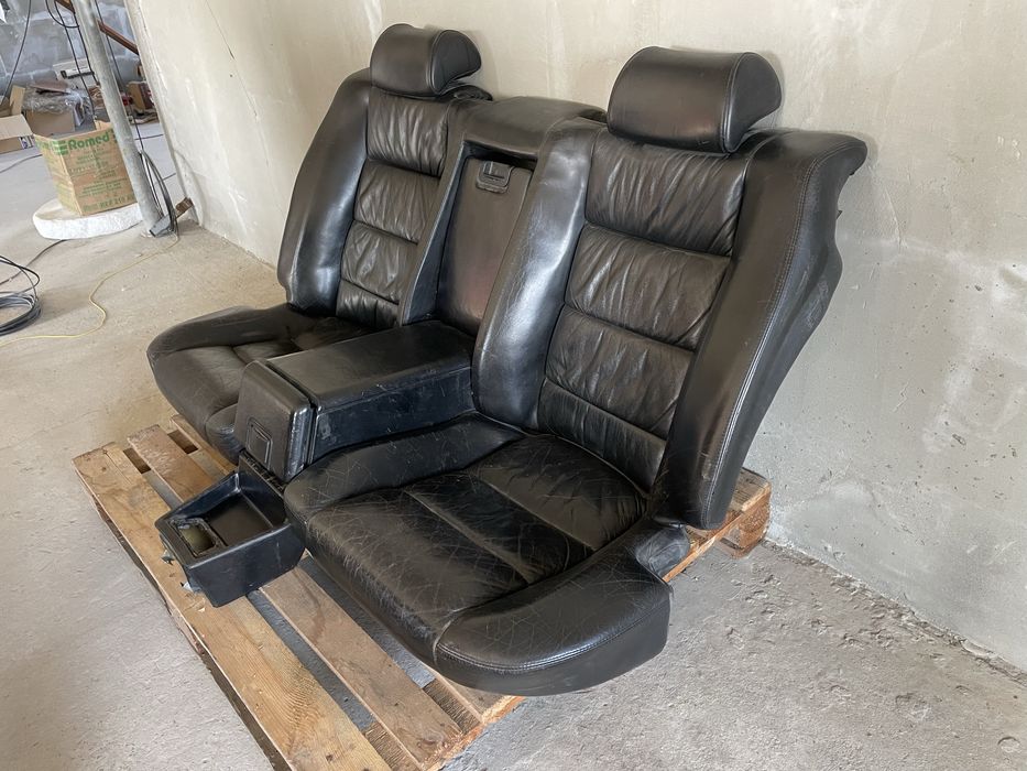 Роздільний задній диван BMW M5 E34