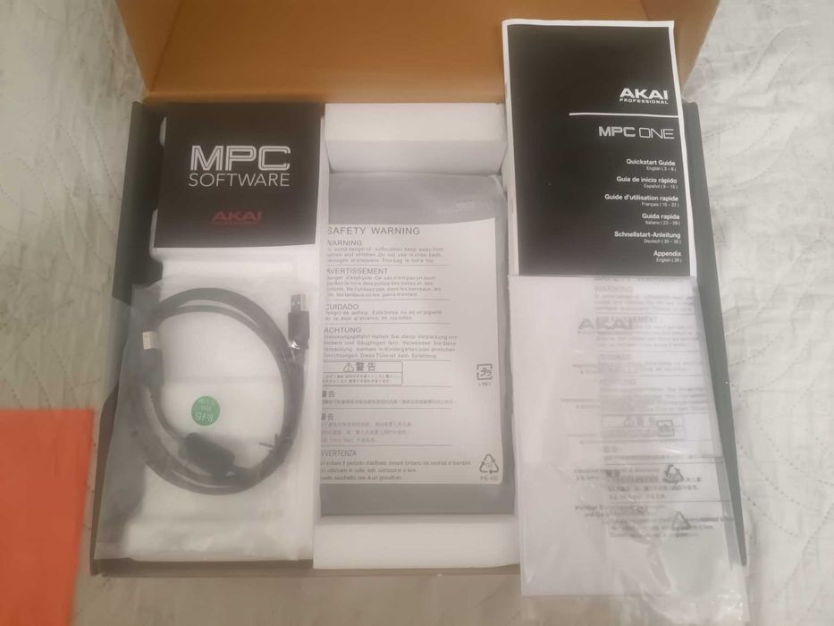 Новий akai MPC one зі США