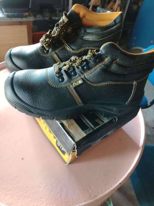 Botas biqueira de aço número 42