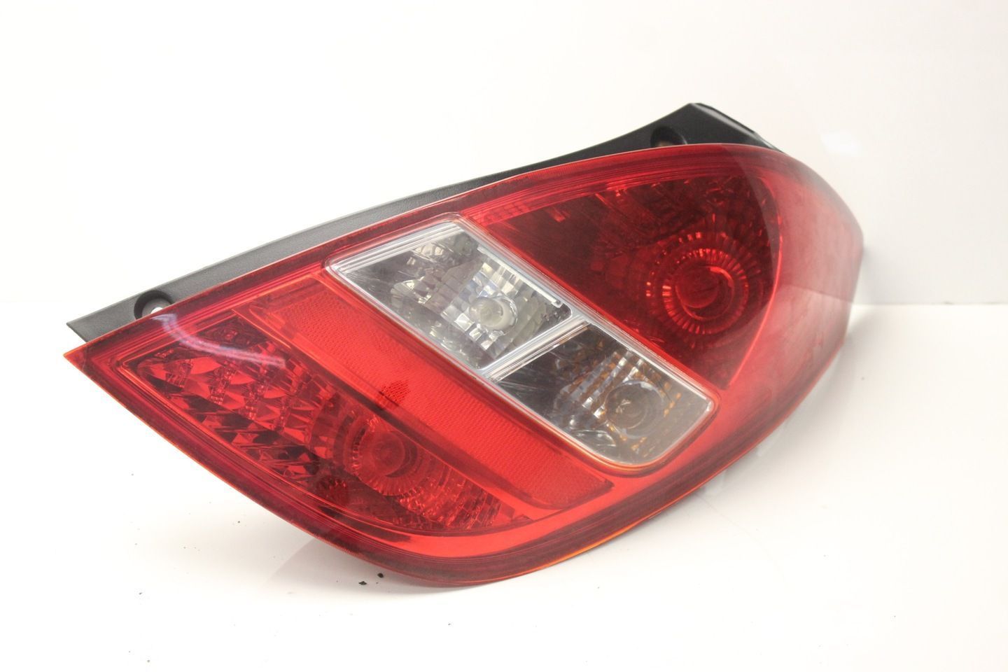 HYUNDAI I20 08R- LAMPA PRAWY TYŁ PRAWA TYLNA