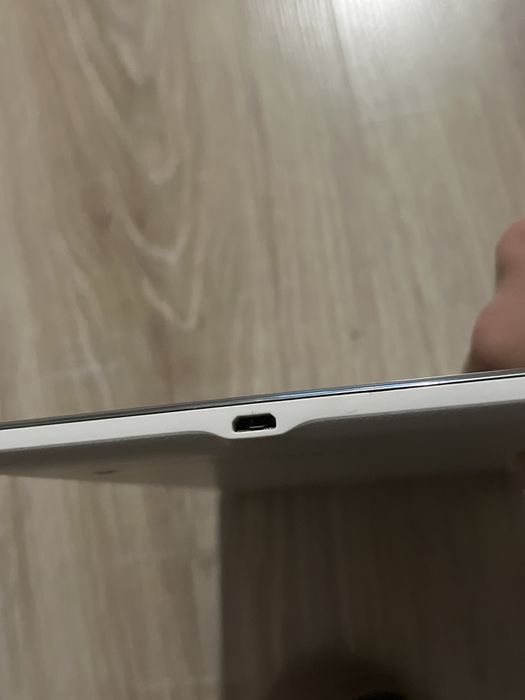 Планшет Samsung Galaxy Tab 4 SM-T330 8" 16Gb