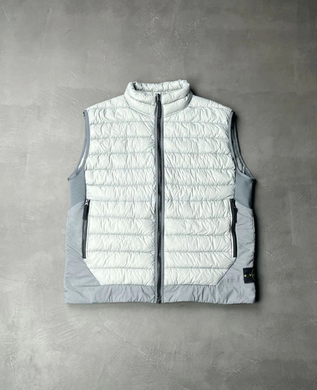 Stone island. down gilet down light grey