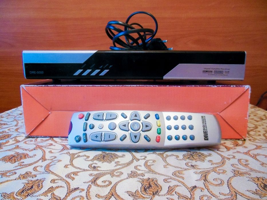 Спутниковый ресивер DRE-5000