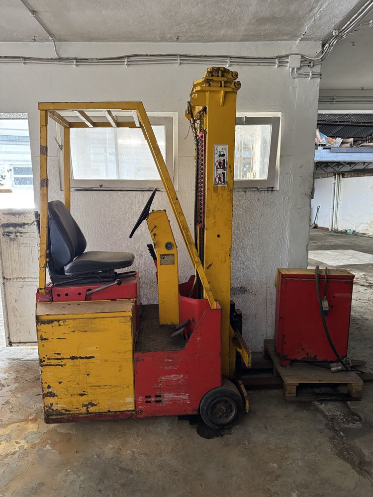 Empilhador Peg F2050EB