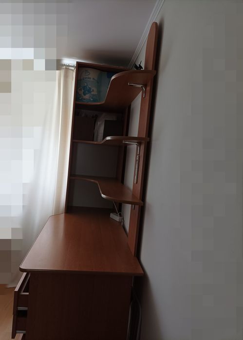 Стіл комп'ютерний