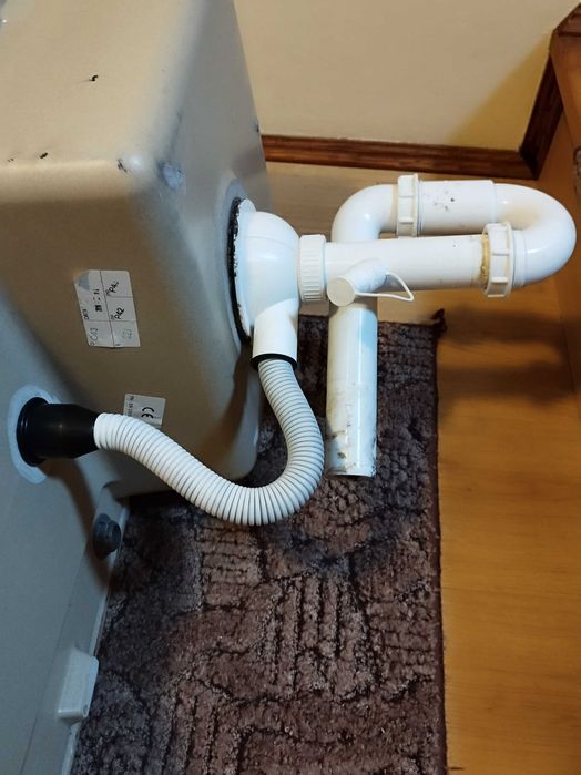 Zlewozmywak granitowy  jednokomorowy w kolorze beżowym z syfonem