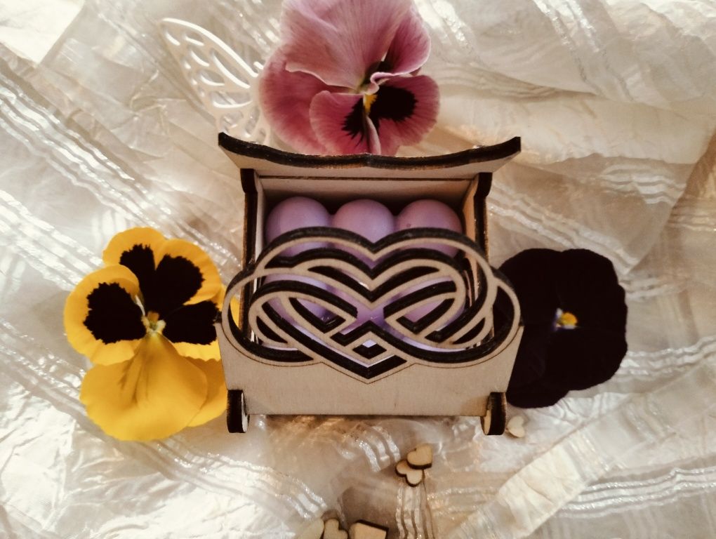 Pudełko pudełeczko z zapachową świeczką prezent na Dzień Matki sklejka