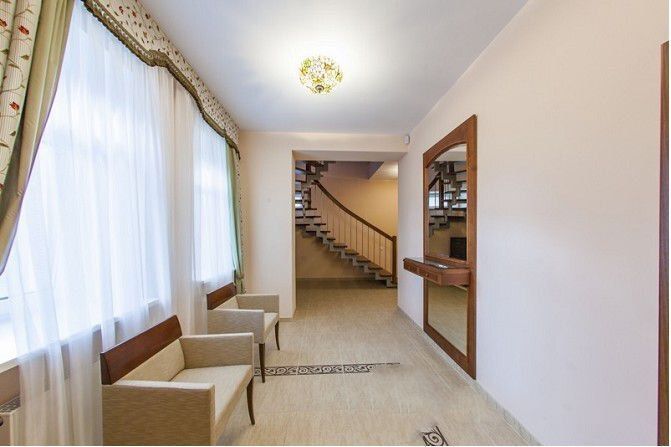 Дом в коттеджном городке с выходом на воду, Козин, Дамба