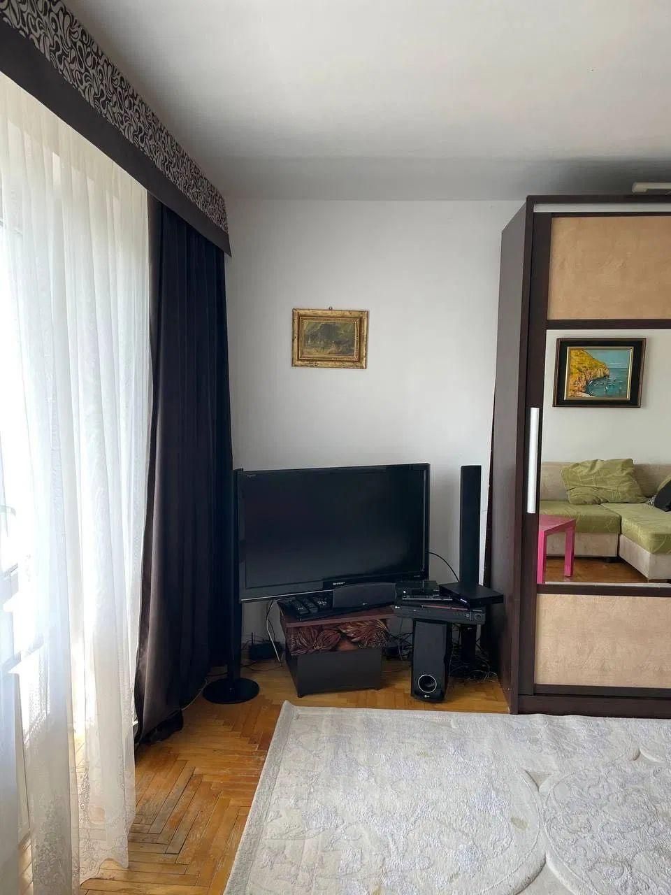 Продам 3 кімнатну квартиру в ЦЕНТРІ