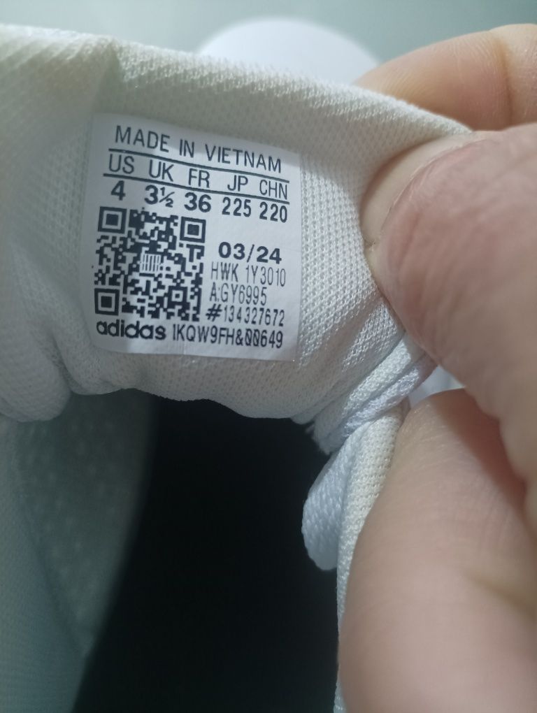 Ténis Adidas (originais)