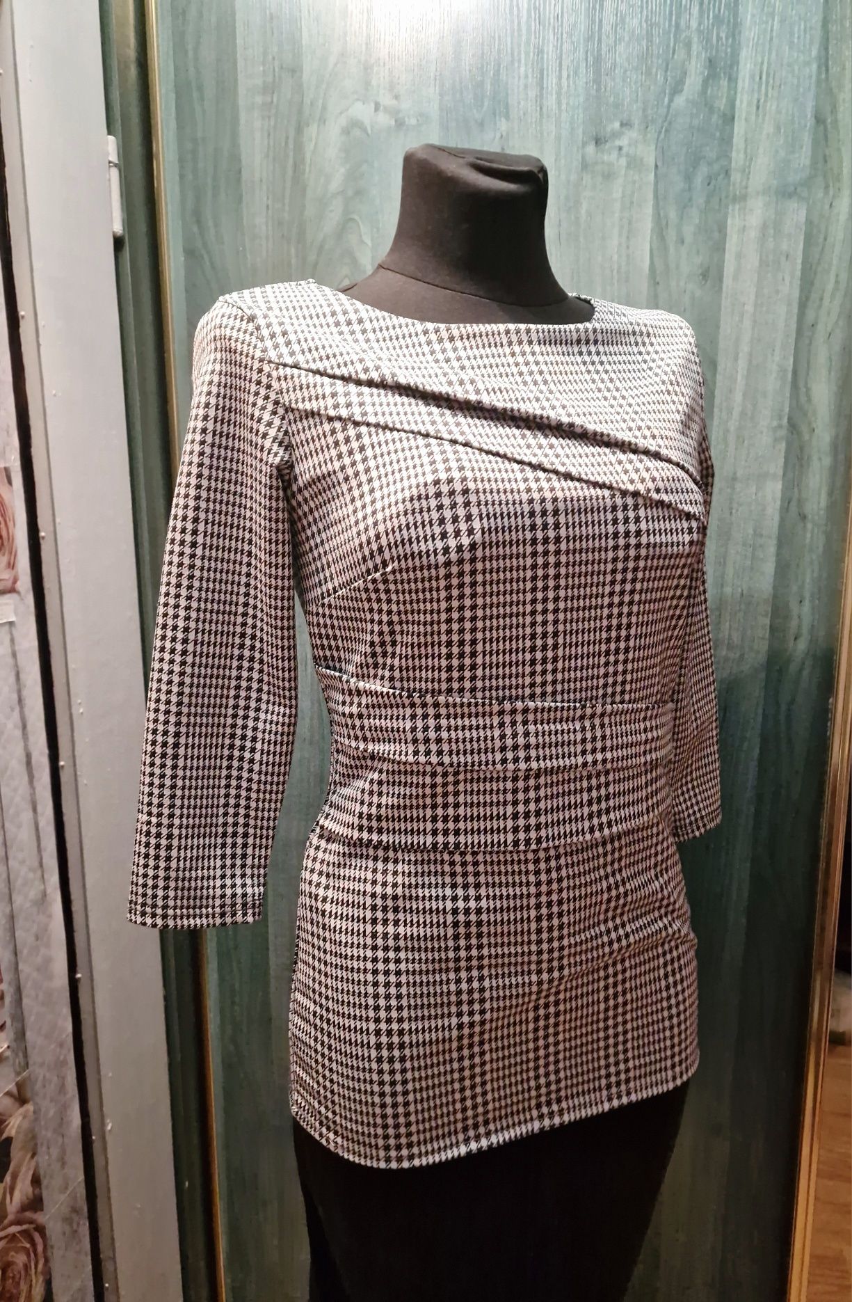 Elegancka bluzka marki Beloved Woman. Rozmiar 38.