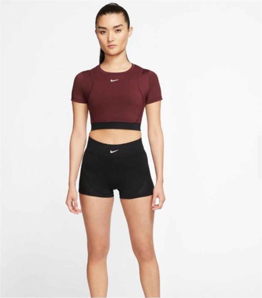 Топ nike pro aeroadapt