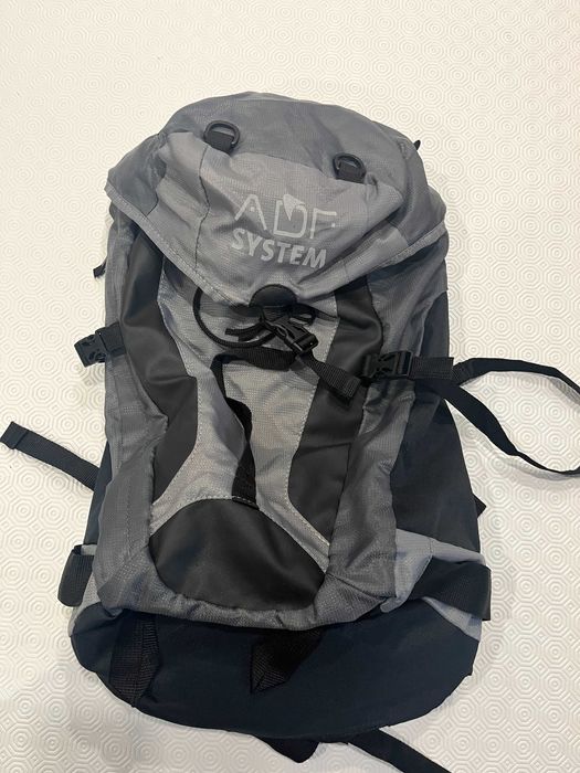 Vendo Mochila de Campismo/ caminhada nova