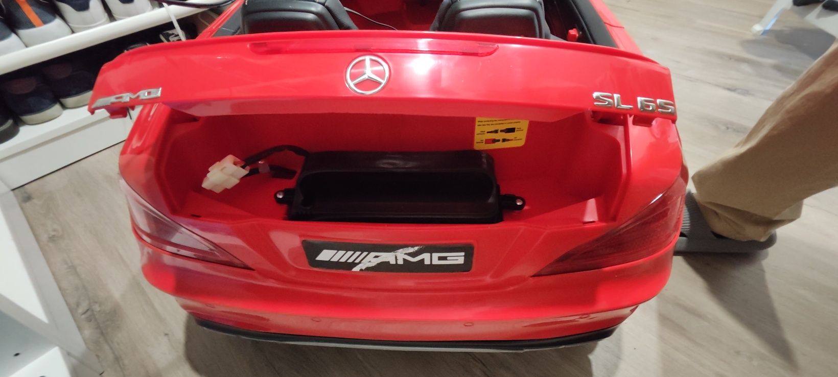 Carro elétrico Oficial Mercedes