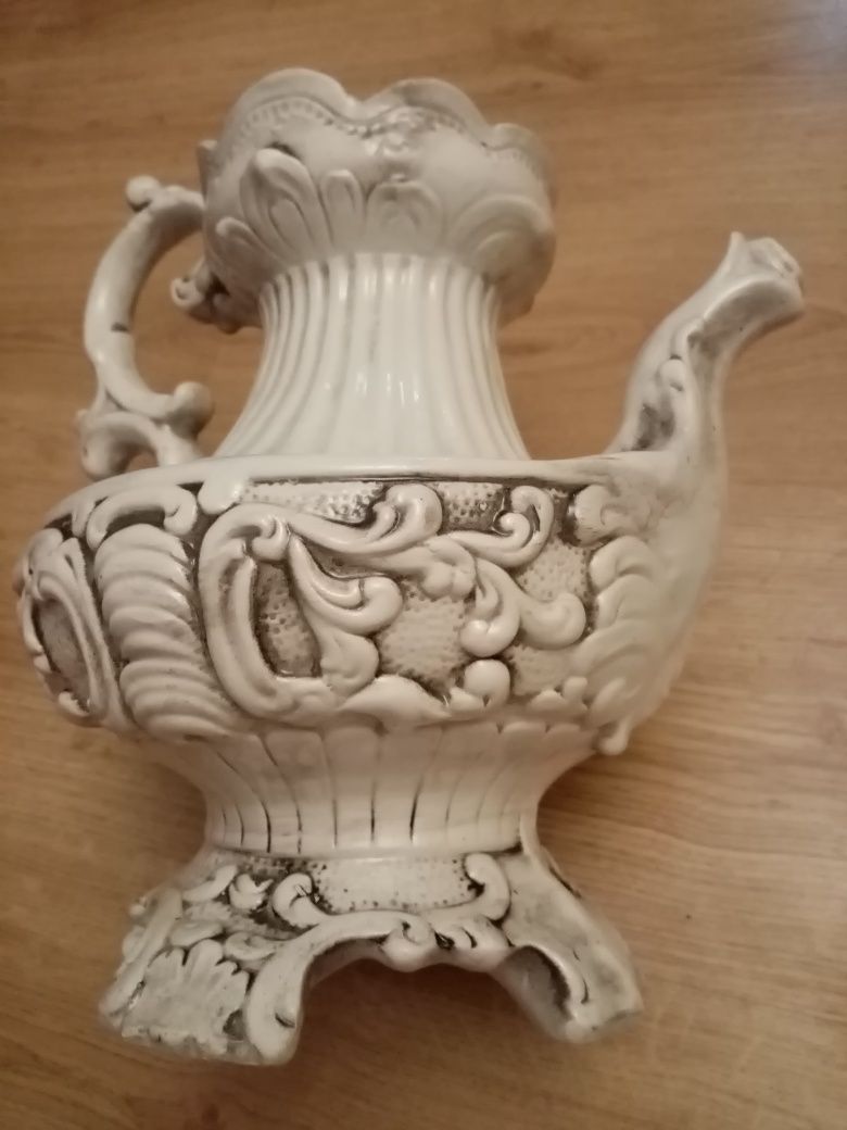 Duzy stary dzbanek porcelanowy