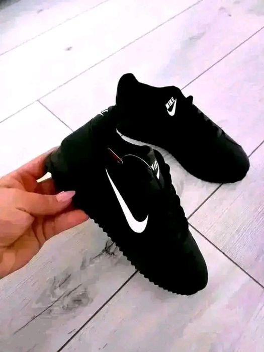 Eko skóra Nike sportowe