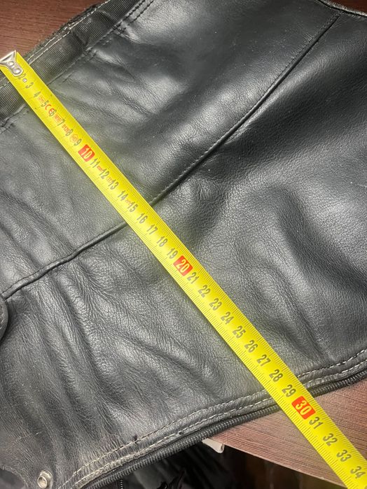 Czapsy hippica skórzane