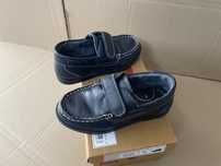 Sapatos de crianca