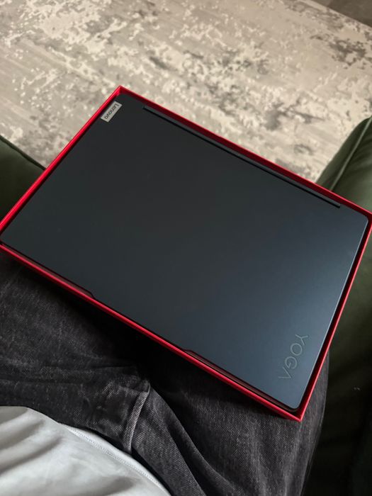 Lenovo Yoga 9i 2-in-1 14" 2.8K 120Hz OLED Touch Core Ultra 7