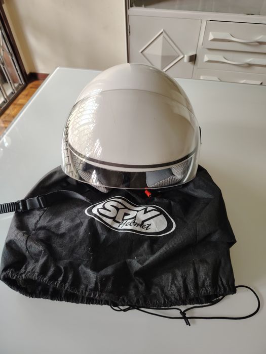 Capacetes mota como novos