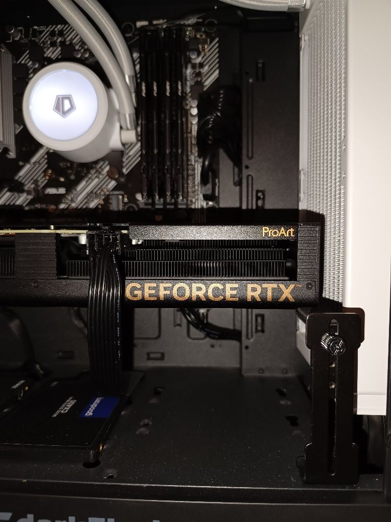 ASUS RTX 4070 ProArt 12GB | Гарантия до

2027 |

Идеал