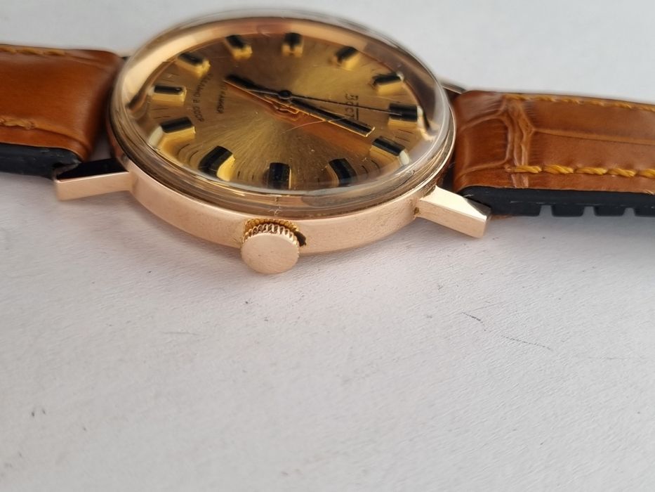 Золотые часы Восток